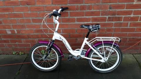 Girls Kate bike. For ages 6 to 8 approx. 18 inch wheels. Good working condition and ready to ride