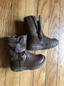 Toddler boots size 4