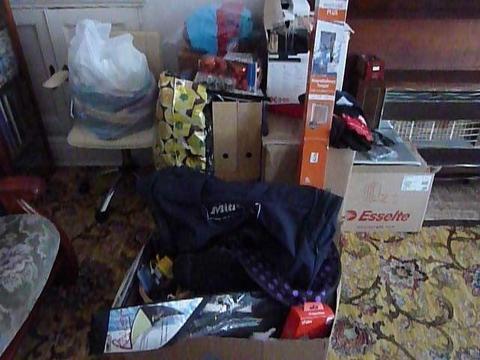 Very large mixed lot of household items suitable for car booter