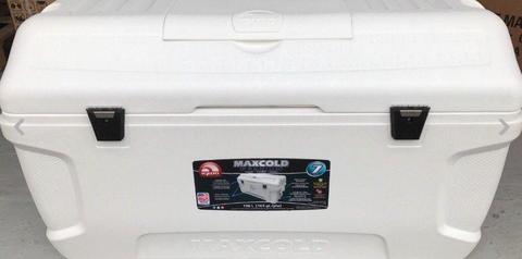 Igloo MaxCold Large 165 Quart 156 Litre 280 Can Cool Box & 7 Day Ice Cooler