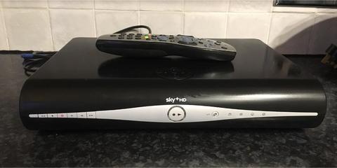 SKY HD BOX 500GB SLIMLINE RECEIVER/RECORDER WITH CABLES + CONTROLLER