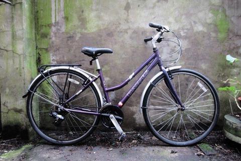DAWES MOJAVE. 17 inch, 43 cm. Ladies womens hybrid road city bike, 21 speed