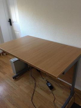 Oak veneer desk as new