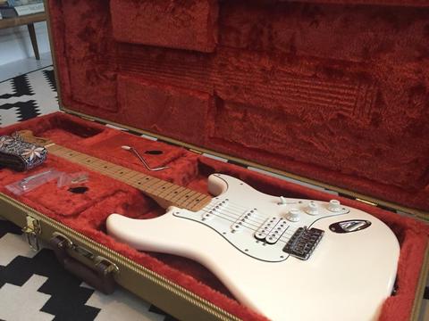 Fender Stratocaster arctic white electric guitar and accessories