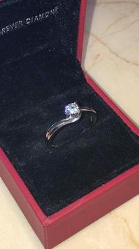 18ct White Gold Forever Diamond Ring, 0.33ct Diamond, SI2 Clarity, Excellent Condition
