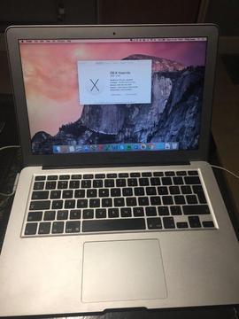 Apple MacBook Air 2010 13 Core 2 Duo 1.86GHz 128GB SSD 2GB RAM