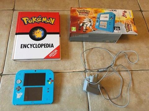 Pokemon sun edition blue Nintendo 2ds with game and book