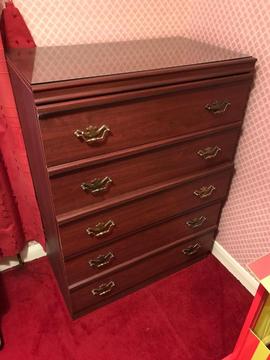 Chest of bedroom drawers excellent condition