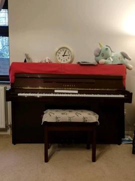 Yamaha M108 Piano