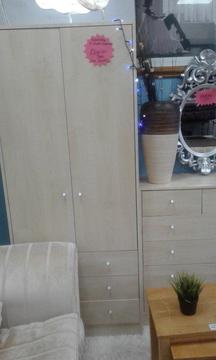 NEW DOUBLE WARDROBE+CHEST DRAWERS CAN DELIVER FREEE