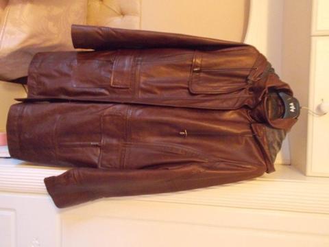 LAKELAND LEATHER COAT W/DETACHABLE HOOD SIZE 18