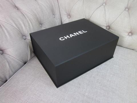 GENUINE EXTRA LARGE CHANEL MAGNETIC STORAGE BOX WITH ACCESORIES
