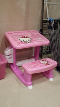 Little girls, Hello Kitty small desk