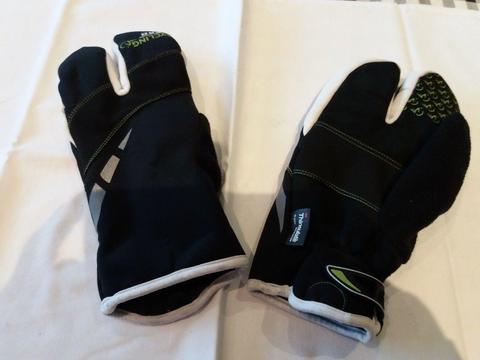 Unusual Thinsulate Cycling Gloves