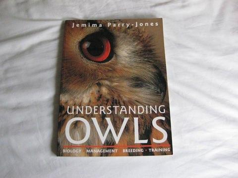 UNDERSTANDING OWLS BY JEMIMA PARRY-JONES, MINT CONDITION