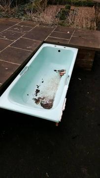 Free bath tub