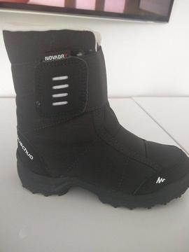 Children's unisex snow boots brand new