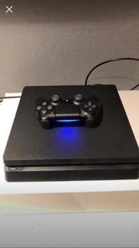 PlayStation 4 slim 500gb Console