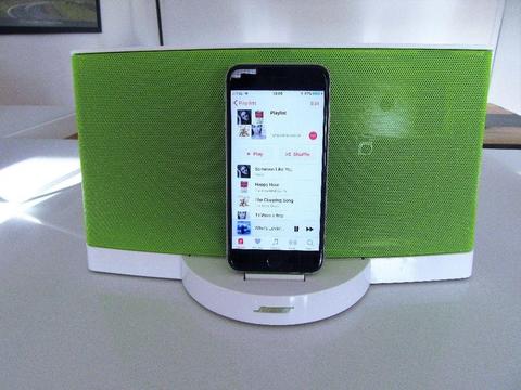 Bose SoundDock Series 3 Digital Music Speaker System - for iphone etc