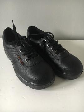 Safety steel cap shoes