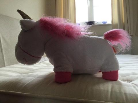 FLUFFY THE UNICORN