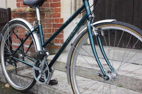 LOVELY, RELIABLE, Excellent Condition, LADIES TREK Hybrid Town City Commuting bike FREE DELIVERY