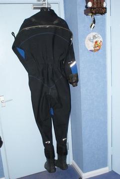a blue as new only used twice dry suit
