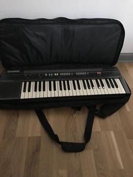 Casio CT-360 keyboard and case