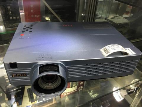 EIKI LC-XB100 video projector 1080i - no remote