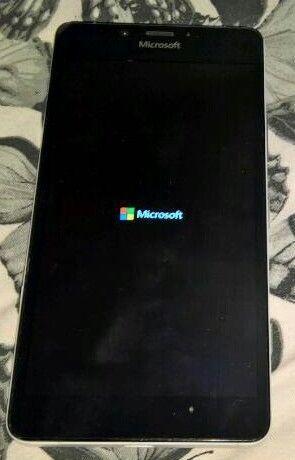 Lumia 950 by Microsoft top spec windows 10 smartphone