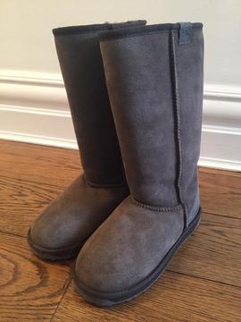 Emu boots, brand new, size 6, Stinger Hi, dark brown