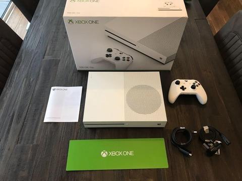 Xbox One S Console - White - 500GB - USED ONCE! Boxed & with original cables & controller
