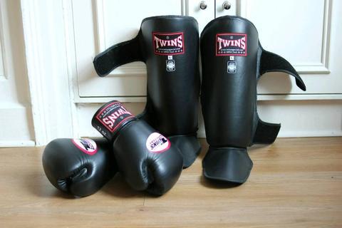 TWINS gloves and shin pads Thai Boxing