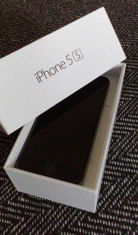 Iphone 5S UNLOCKED 16GB Excellent Condition