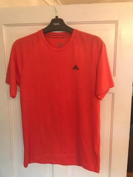 mens adidas t shirt small/med excellent condition