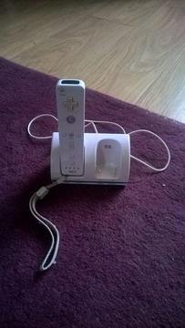 Nintendo Wii Remote with docking station and lead