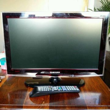 22” SAMSUNG TV FREEVIEW HDMI PORTS GOOD CONDITION WITH REMOTE CAN DELIVER