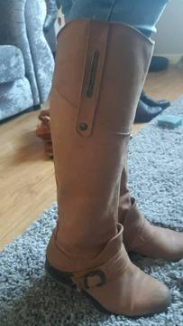size 5 river island boots