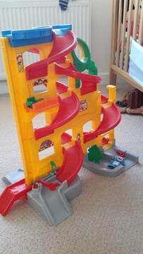Toy Garage by fisher price with 20 cars