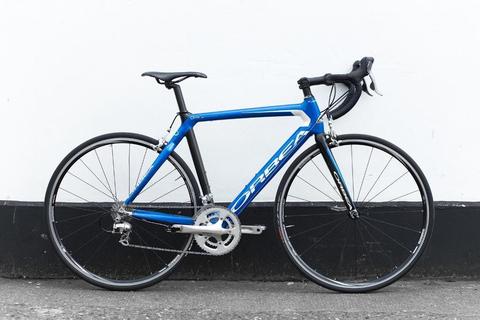 Full carbon road bike ( new parts ) 54 cm clean condition
