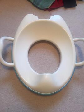 Toilet seat support for children with handles