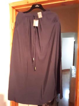NEW WITH TAGS SIZE 8 LONG NAVY SKIRT