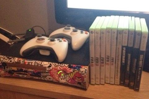 Xbox 360 elite 120gb few games and 2 pads £50