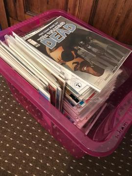 Large lot of dc and marvel comics