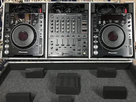 DJ Decks and flight case