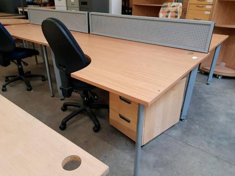Modern corner office desks