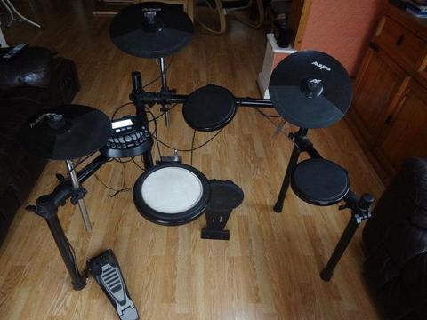 Alesis DM7 Electric Drum Kit
