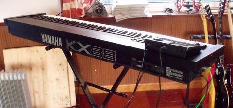 yamaha KX 88 keyboard and Boss Dr synth DS-330 midi