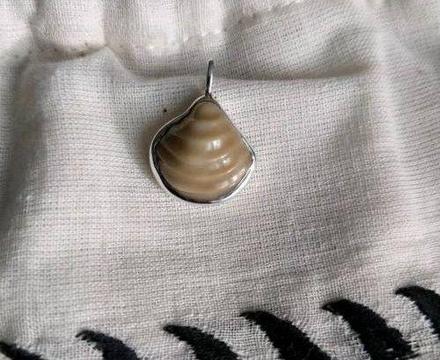 Brand new RRP £100 Designer Handcarved onyx in sterling silver charm