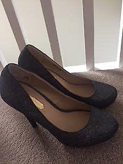 Ladies shoes, heels, dark grey/black size 4. ideal party/wedding shoes